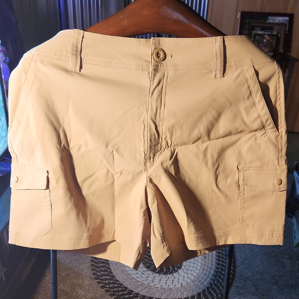 Eddie Bauer Women's Beige Cargo Shorts